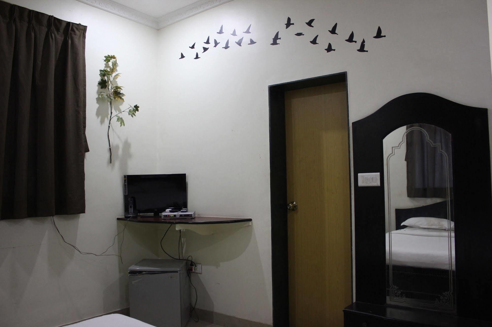 Hotel Ritz Pune Exterior photo