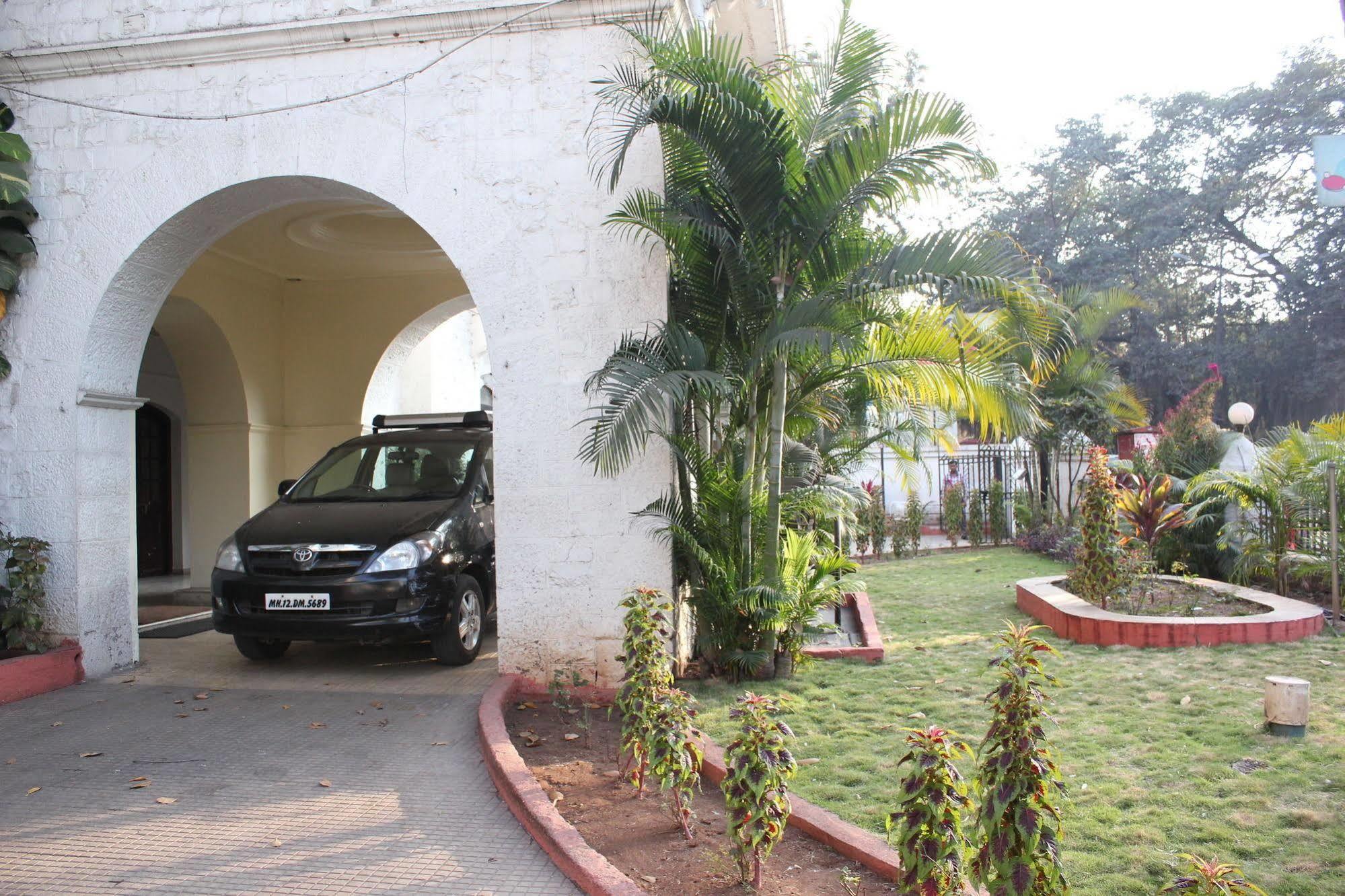 Hotel Ritz Pune Exterior photo